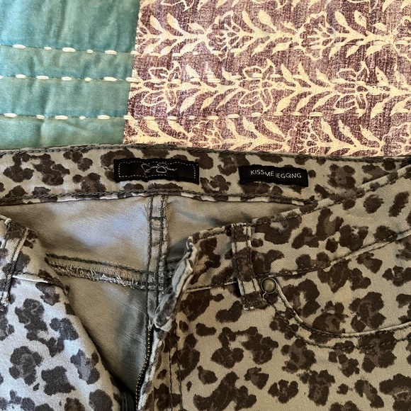Jessica Simpson leopard jeggings - Picture 2 of 3